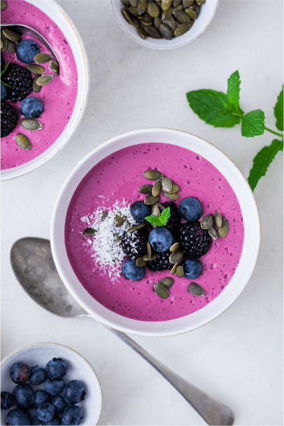 Blackberry smoothie bowl